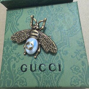 Gucci Vintage Stylish Gold Bee Pearl Brooches